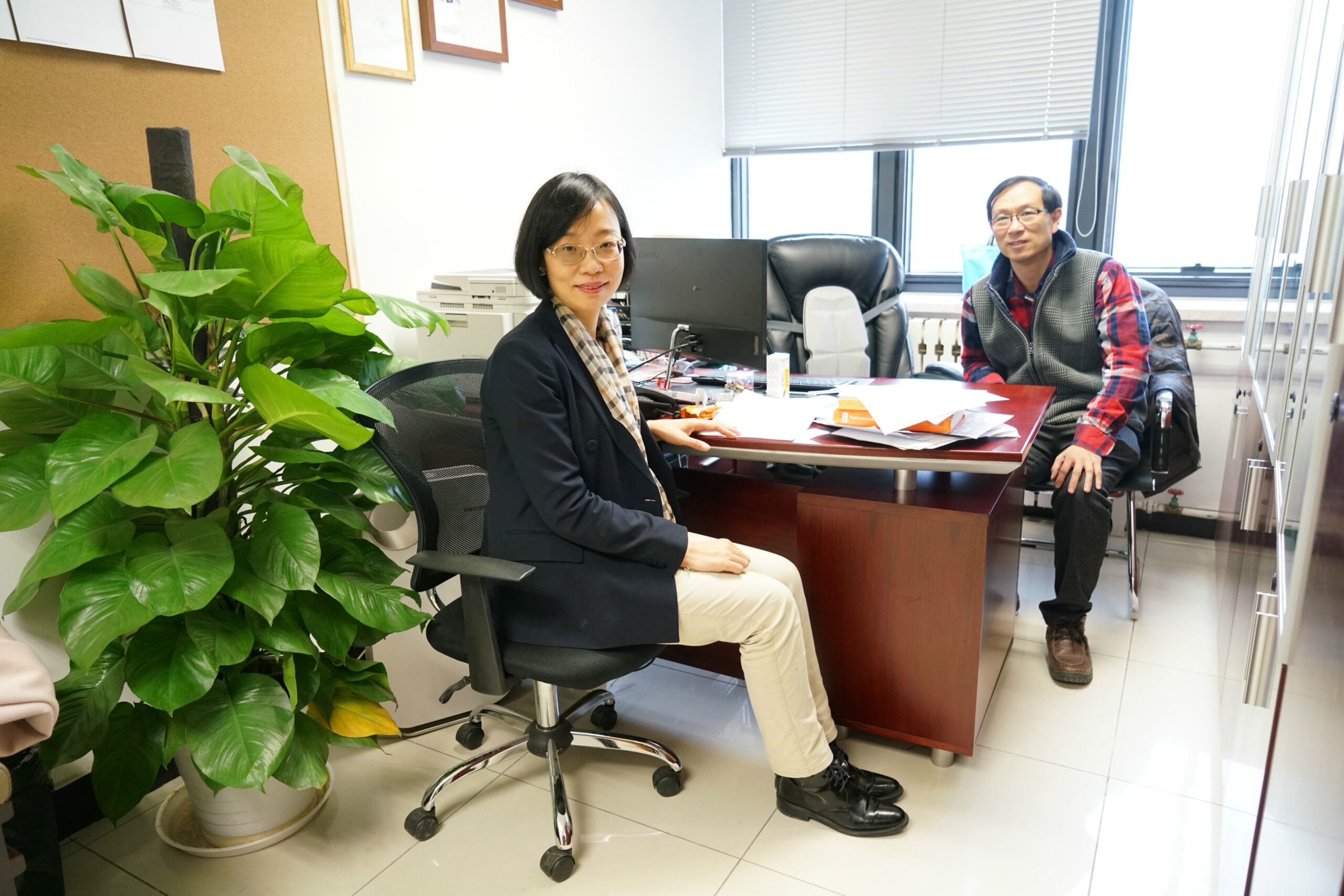 【学术活动】四川大学赵莉教授访问我中心并做学术报告
