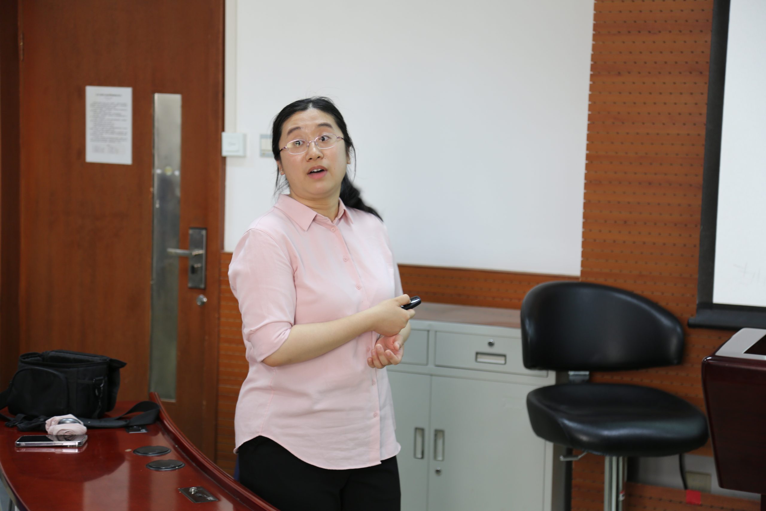 【学术活动】上海交通大学马诗洋助理研究员访问我中心，并作学术报告